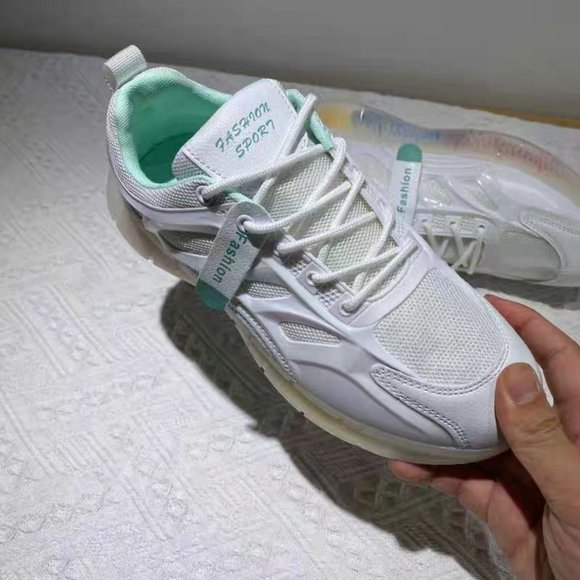 Sports and leisure women's shoes